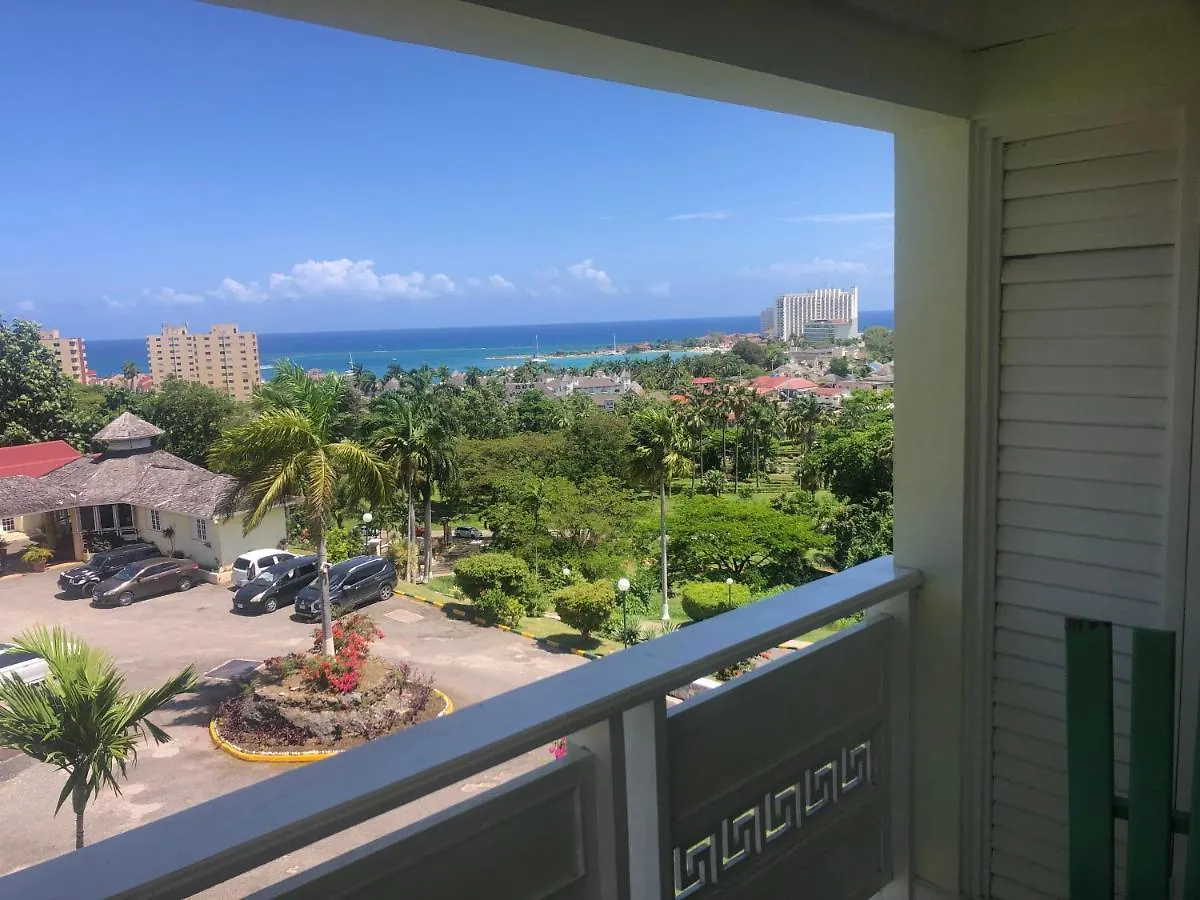 The Paradise View Mystic Ridge 79A Ocho Rios 0*,