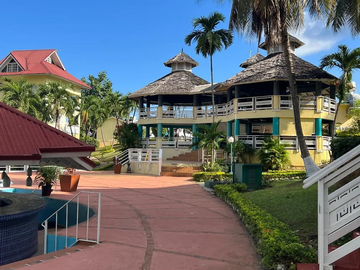 The Paradise View Mystic Ridge 79A Ocho Rios 0*,